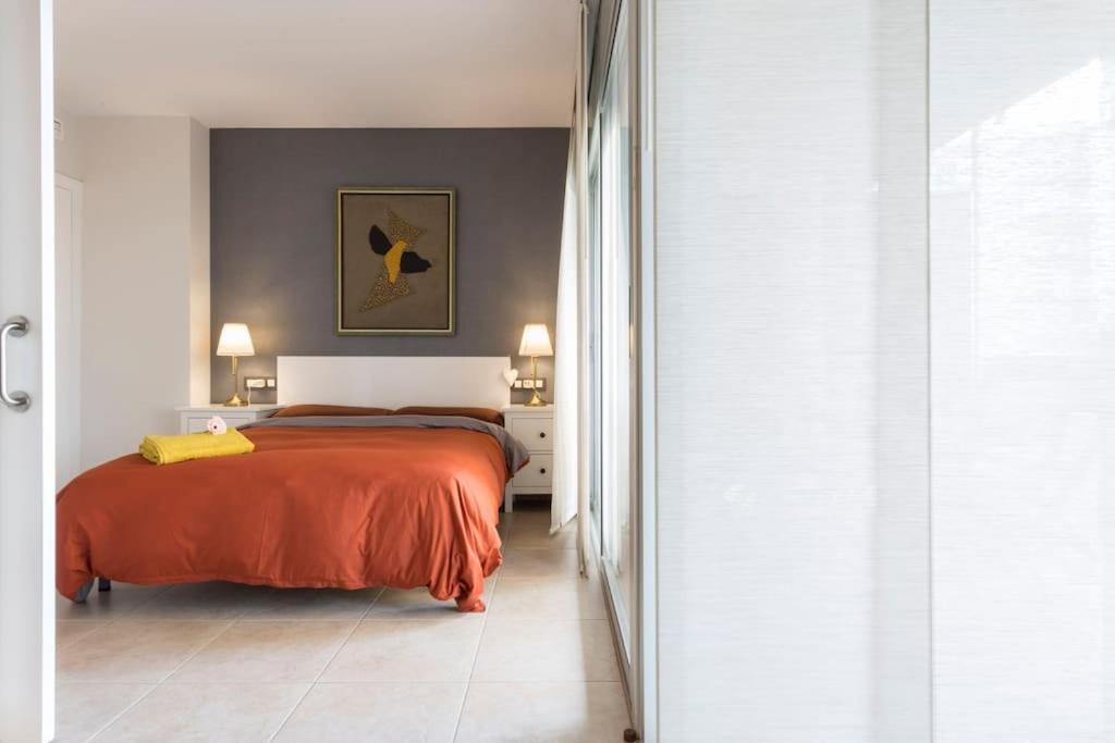 Piso De 2 Habitaciones, 3 Piscinas Y Cerca Del Mar Roses Buitenkant foto