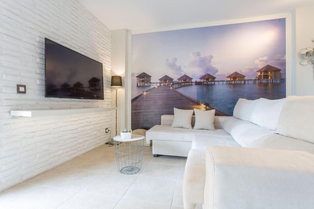 Piso De 2 Habitaciones, 3 Piscinas Y Cerca Del Mar Roses Buitenkant foto