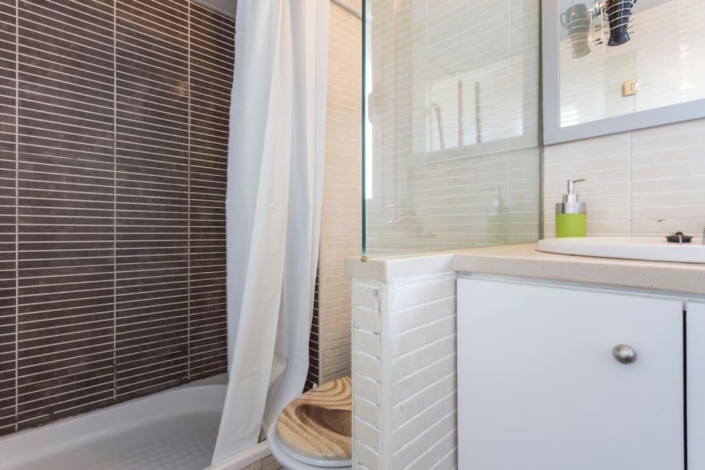 Piso De 2 Habitaciones, 3 Piscinas Y Cerca Del Mar Roses Buitenkant foto