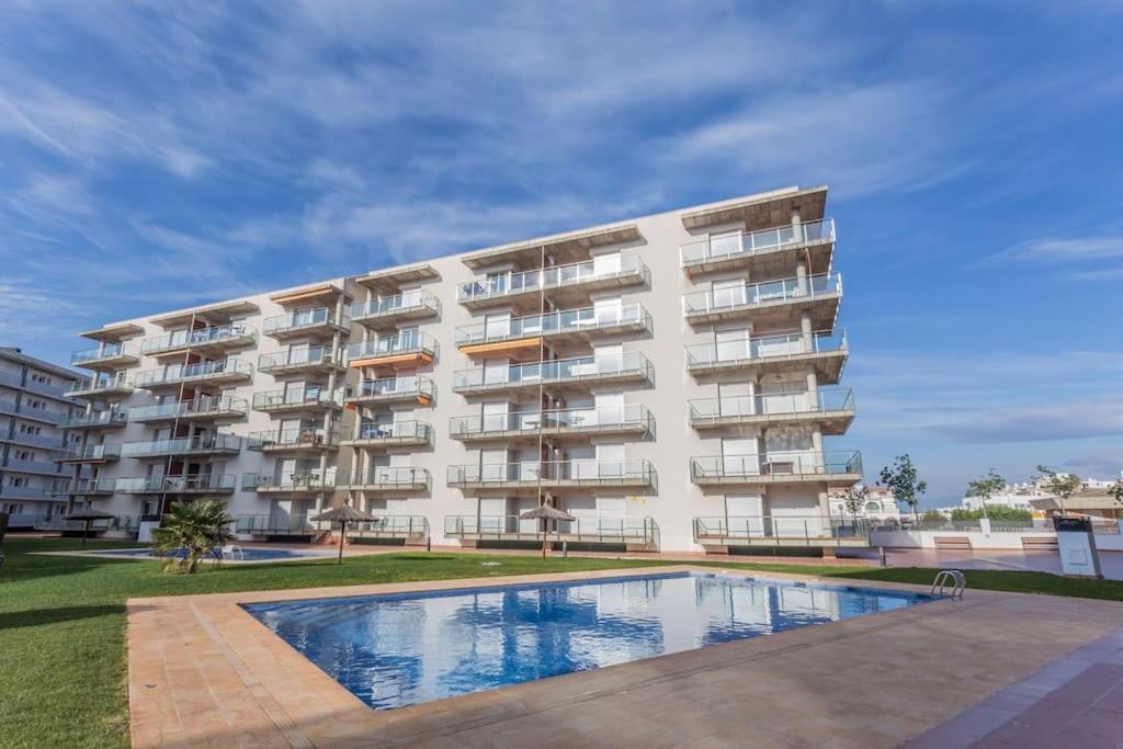 Piso De 2 Habitaciones, 3 Piscinas Y Cerca Del Mar Roses Buitenkant foto